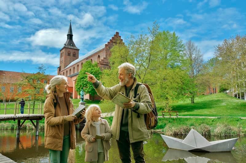 Eventyrhavens Forbandelse, gådejagt i Eventyrhaven i Odense